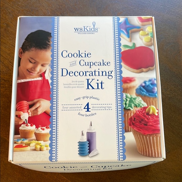 Williams Sonoma Other - Williams Sonoma kids decorating set